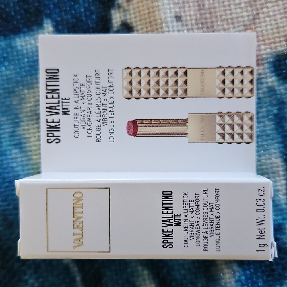 Valentino Matte Lipstick 134R "Couture in The Streets"